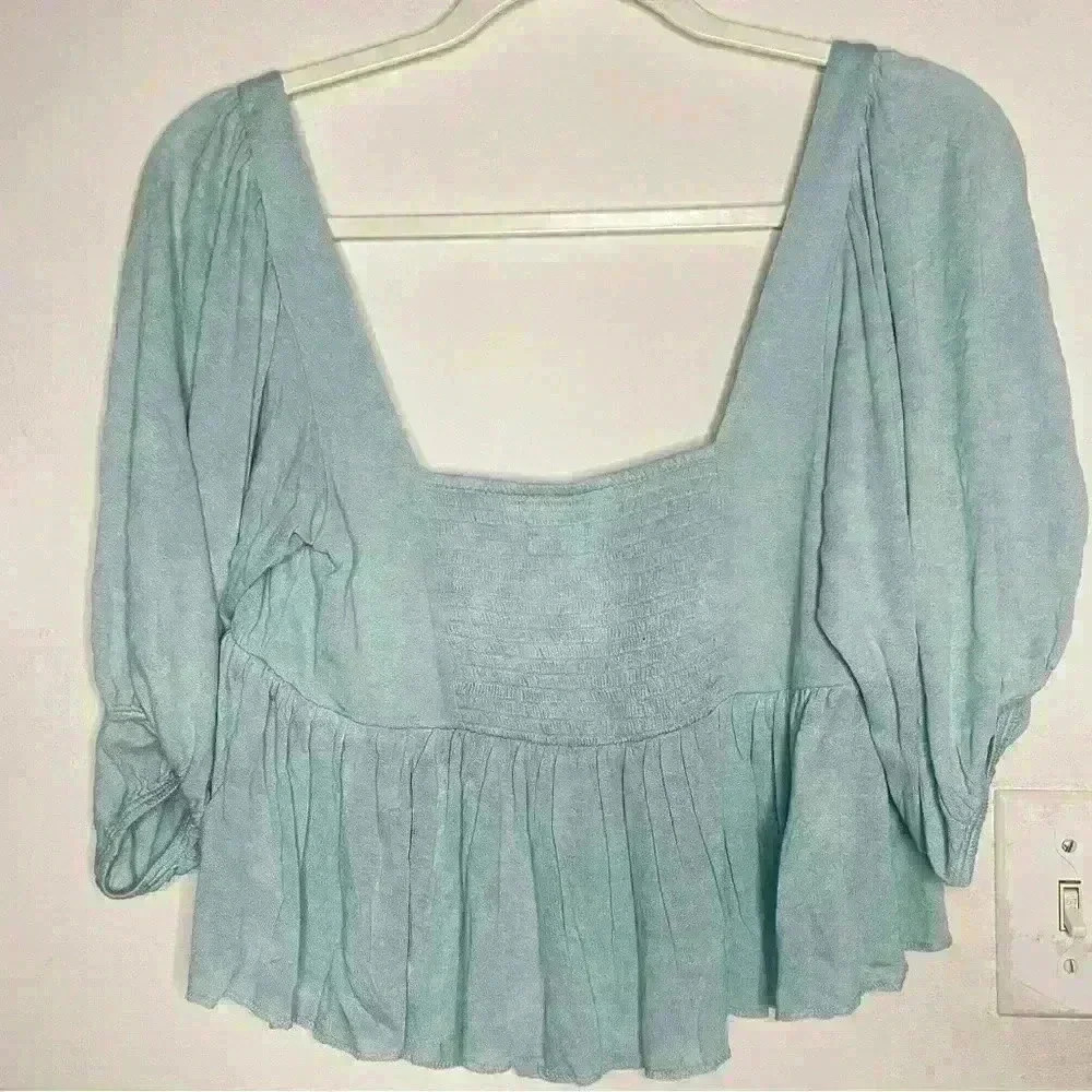 NWT Urban Outfitters Light Blue Crop Top - Size L - Picture 3 of 5